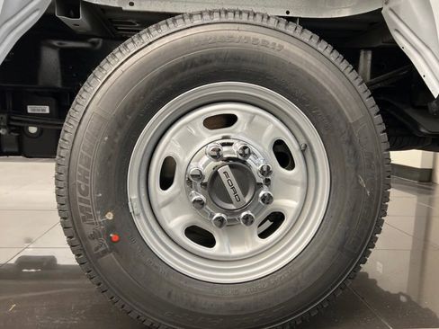 New 2026 Ford F250 XL w/ XL Chrome Package image 7