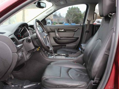 Used 2017 Chevrolet Traverse LT image 28