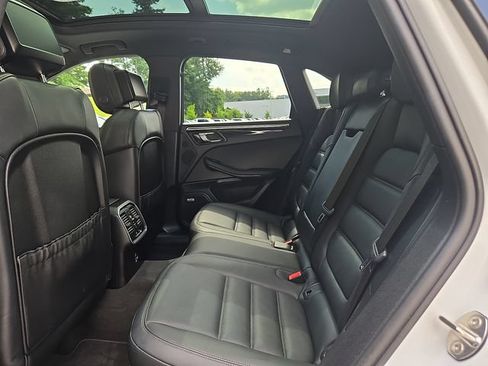 Used 2021 Porsche Macan S AWD/4WD image 10