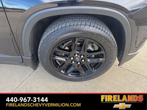 Used 2021 Chevrolet Traverse LT image 28
