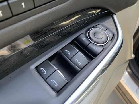 Used 2020 Cadillac XT4 Premium Luxury w/ Driver Awareness Package FWD image 15