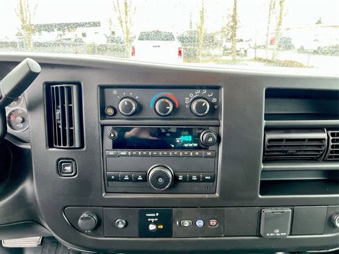 Used 2022 GMC Savana 2500 w/ Driver Convenience Package image 13