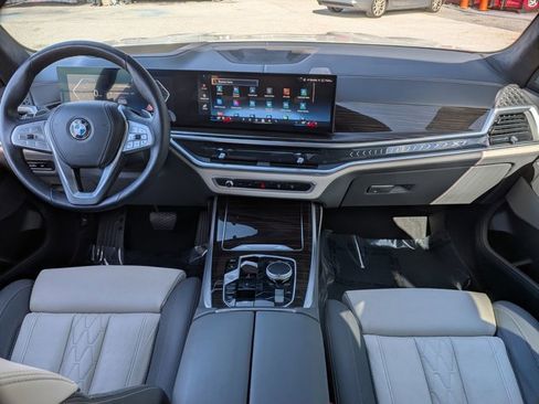 Certified 2024 BMW X7 xDrive40i w/ Premium Package image 21