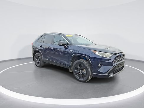 Used 2020 Toyota RAV4 XSE image 2