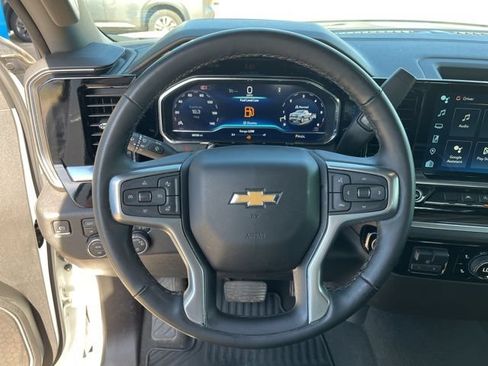 Used 2024 Chevrolet Silverado 1500 LT w/ Z71 Off-Road Package AWD/4WD image 12