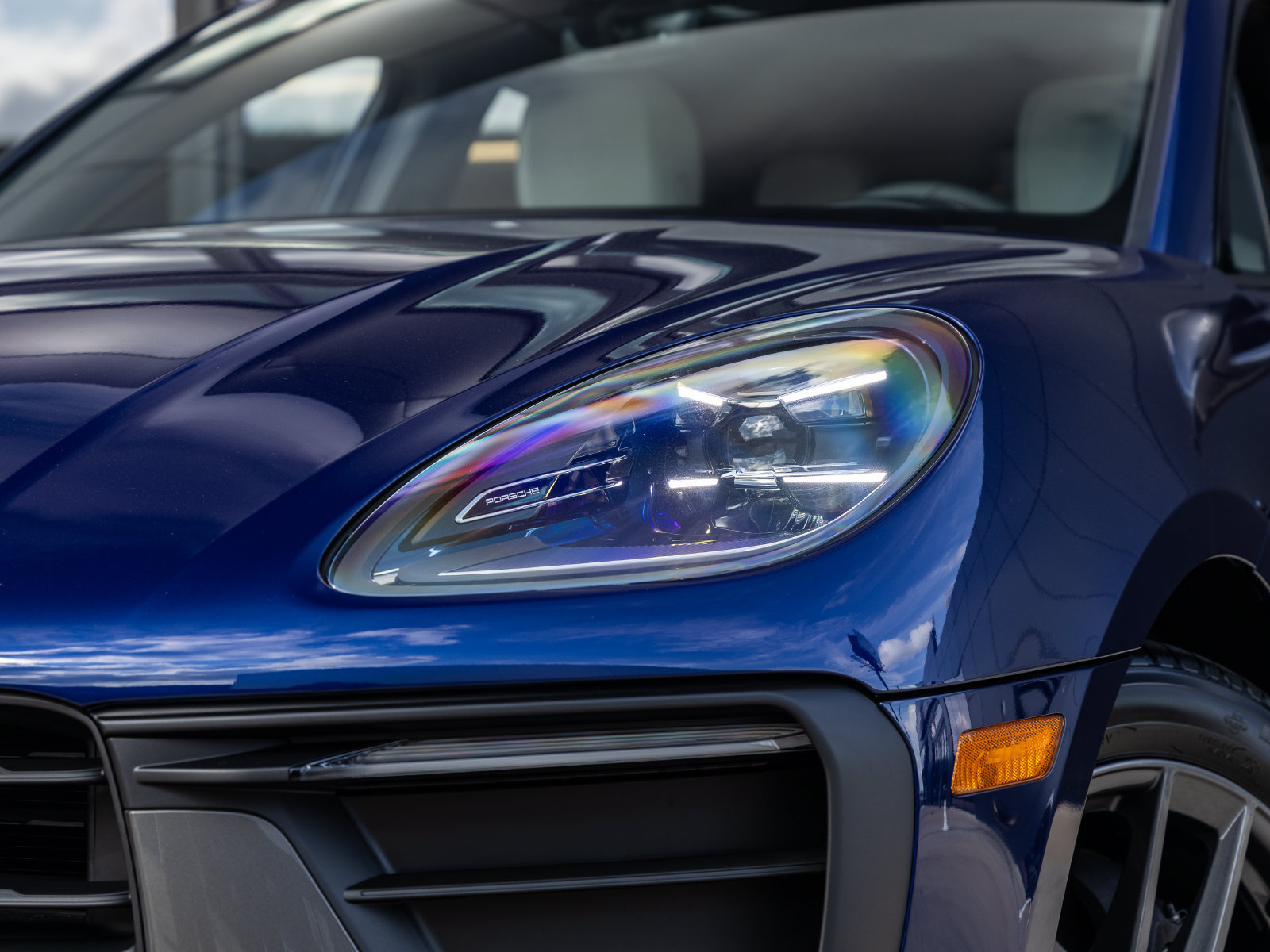 Certified 2026 Porsche Macan Turbo AWD/4WD image 17