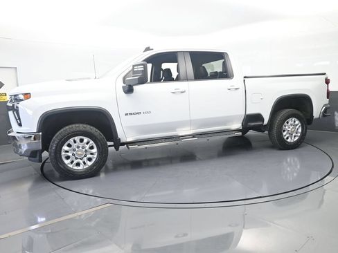 Used 2022 Chevrolet Silverado 2500 LT w/ Convenience Package RWD image 2