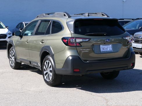 Certified 2025 Subaru Outback Premium image 3