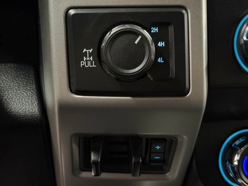 Used 2021 Ford F250 Lariat w/ Chrome Package image 39