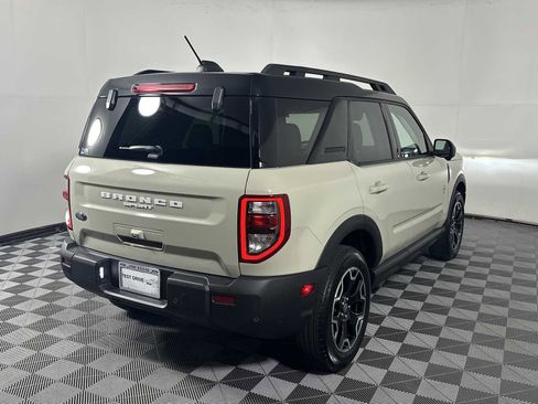 Used 2025 Ford Bronco Sport Outer Banks w/ Outer Banks Tech Package+ AWD/4WD image 11