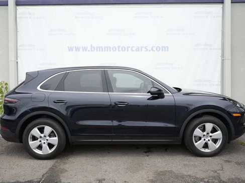 Used 2021 Porsche Cayenne AWD/4WD image 7