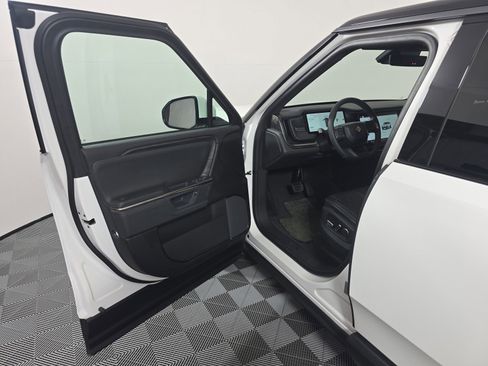 Used 2025 Rivian R1S Adventure AWD/4WD image 16