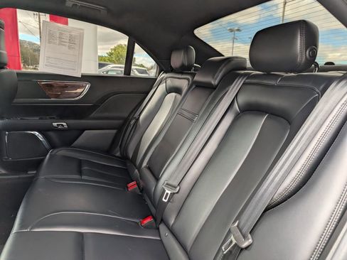 Used 2020 Lincoln Continental FWD image 8