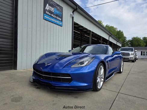 Used 2019 Chevrolet Corvette Stingray Coupe w/ 1LT RWD image 19