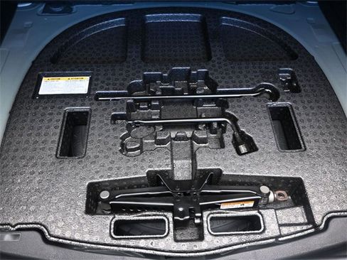 Used 2021 GMC Sierra 1500 SLT image 16