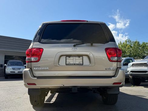 Used 2005 Toyota Sequoia SR5 RWD image 13