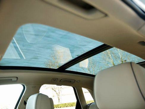 Certified 2025 Audi Q5 2.0T Premium Plus w/ Premium Plus Package image 19