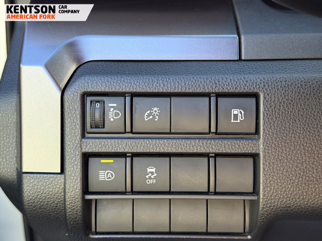 Used 2025 Toyota 4Runner SR5 AWD/4WD image 18