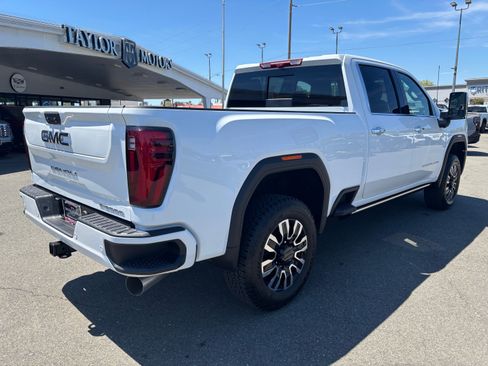 New 2025 GMC Sierra 2500 Denali Ultimate w/ Max Trailering Package image 5