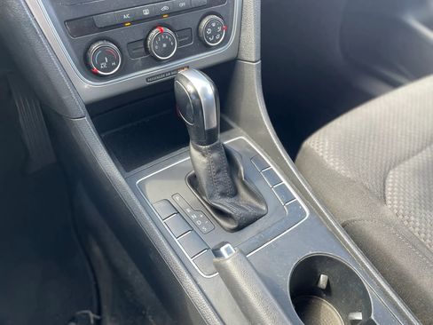 Used 2015 Volkswagen Passat 1.8T S image 19