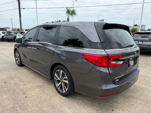 Used 2021 Honda Odyssey Touring image 3