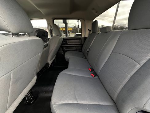 Used 2018 RAM 2500 Tradesman w/ Chrome Appearance Group image 9