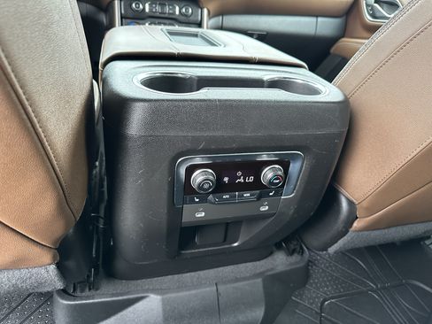 Certified 2023 Chevrolet Suburban High Country w/ Premium Package 2 AWD/4WD image 15