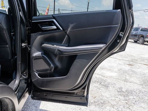 Used 2024 Mitsubishi Outlander FWD image 13