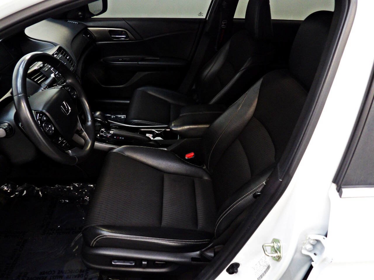 Used 2017 Honda Accord Sport image 8