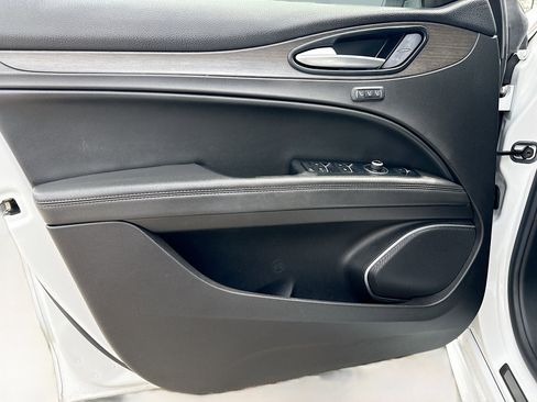 Used 2020 Alfa Romeo Stelvio Ti w/ Active Blind Spot Package image 22
