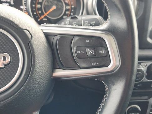 Used 2019 Jeep Wrangler Unlimited Sahara image 30