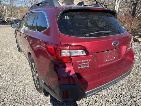 Used 2018 Subaru Outback 2.5i Limited image 7