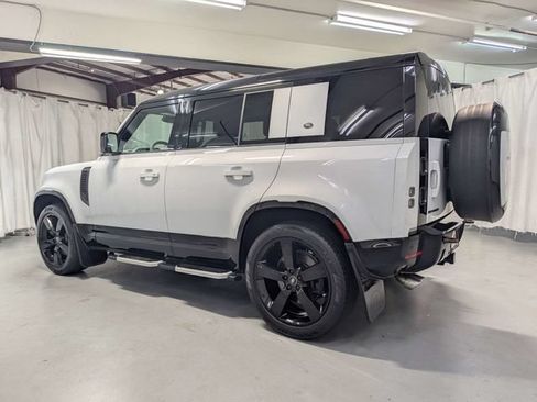 Used 2023 Land Rover Defender 110 V8 AWD/4WD image 4