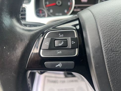 Used 2015 Volkswagen Touareg TDI image 29