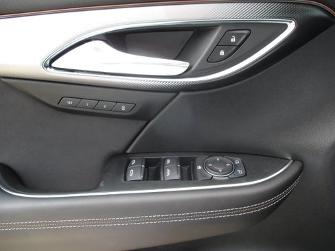 Used 2025 Buick Envision Sport Touring AWD/4WD image 31
