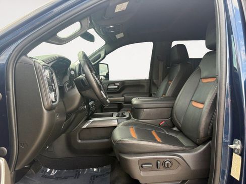 Used 2022 GMC Sierra 2500 AT4 image 2