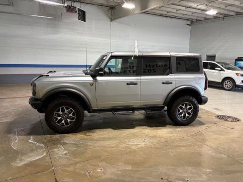 Certified 2024 Ford Bronco Badlands AWD/4WD image 3