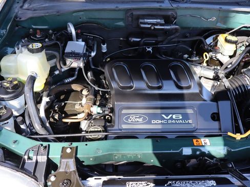 Used 2001 Ford Escape XLT image 34