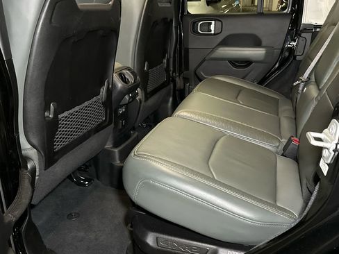 Used 2024 Jeep Wrangler High Altitude AWD/4WD image 16