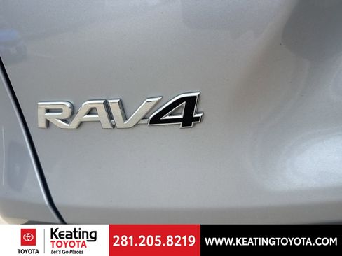 Used 2025 Toyota RAV4 XLE image 9