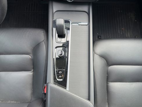 Certified 2023 Volvo XC60 B5 Core w/ Climate Package image 34