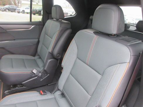 New 2026 GMC Acadia AT4 AWD/4WD image 13