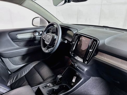 Used 2024 Volvo XC40 B5 Core w/ Climate Package AWD/4WD image 27