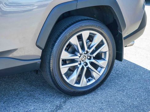Used 2022 Toyota RAV4 XLE Premium FWD image 4