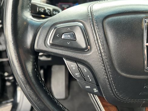 Used 2018 Lincoln MKZ Select w/ Technology Package image 19