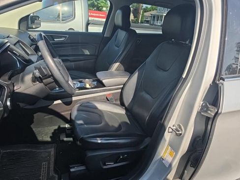 Used 2017 Ford Edge Titanium w/ Equipment Group 301A AWD/4WD image 12