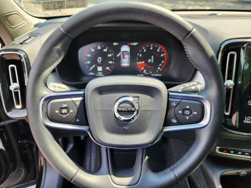 Used 2019 Volvo XC40 T5 Momentum AWD/4WD image 9