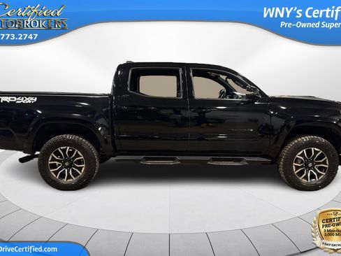 Used 2023 Toyota Tacoma TRD Sport image 4