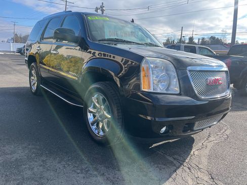 Used 2010 GMC Yukon Denali image 4