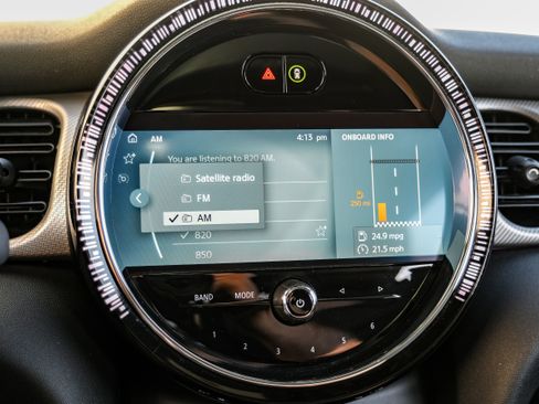 Used 2022 MINI Cooper 4-Door Hardtop w/ Signature Upholstery Package image 29